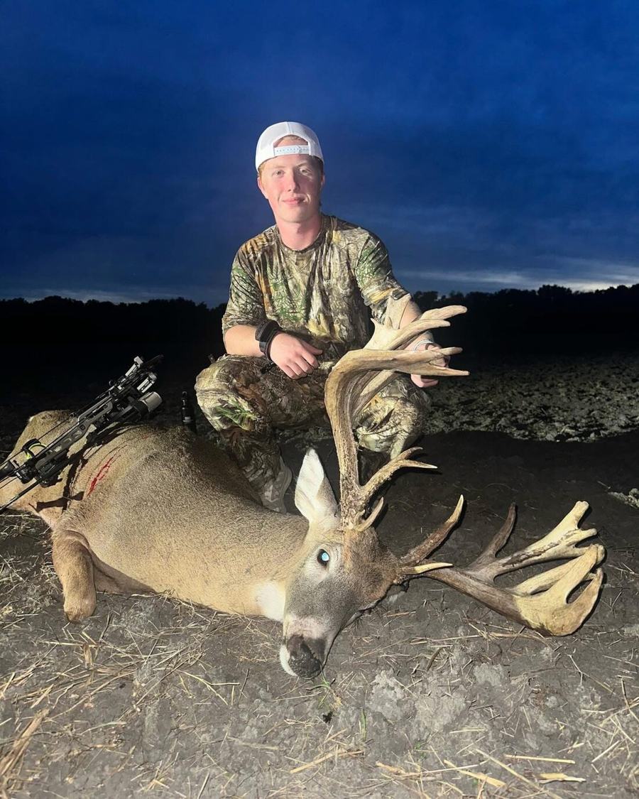 HWH trophy buck — past success 21
