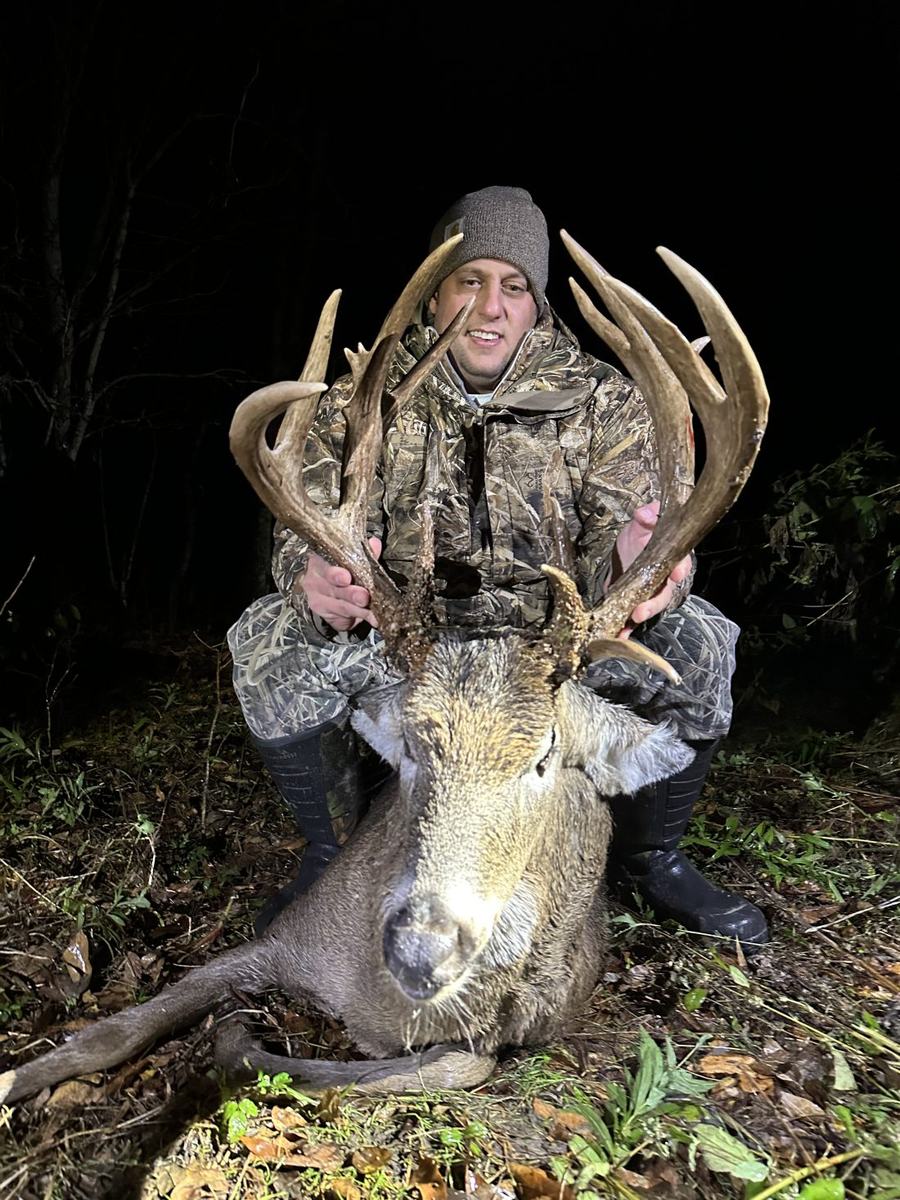 Travis George with a North Texas trophy buck